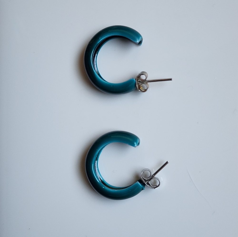 Vintage small hoop earrings